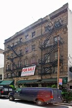 136-138 W 28th St in New York, NY - Foto de edificio - Building Photo