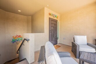 2425 W Bronco Butte Trl in Phoenix, AZ - Foto de edificio - Building Photo