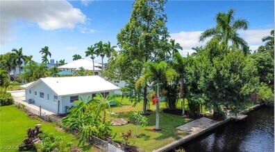 94 E North Shore Ave in North Fort Myers, FL - Building Photo - Building Photo