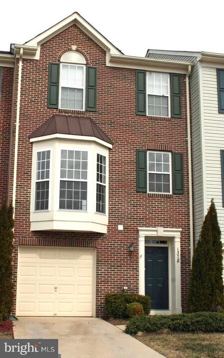 1378 Cranes Bill Way in Woodbridge, VA - Foto de edificio