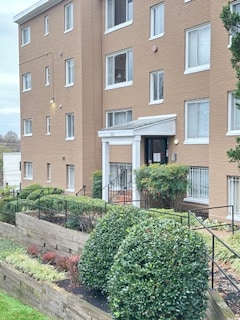 property at 725 Barnaby St SE