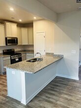 1032 Cornelia St in Elgin, SC - Foto de edificio - Building Photo