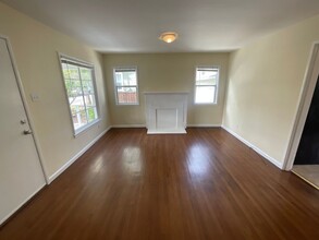 962 Hall St in San Carlos, CA - Building Photo - Building Photo