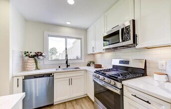 3621 Vista Campana N in Oceanside, CA - Building Photo - Building Photo