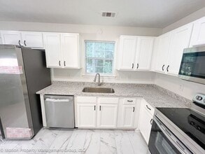 7155 Pineneedle Dr SW in Covington, GA - Building Photo - Building Photo