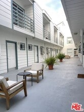 11738 Mayfield Ave in Los Angeles, CA - Building Photo - Building Photo