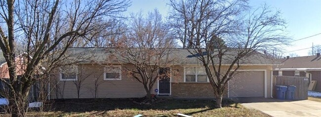 811 SE G St in Bentonville, AR - Building Photo - Building Photo
