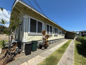 1525 Farrington St in Honolulu, HI - Building Photo - Building Photo
