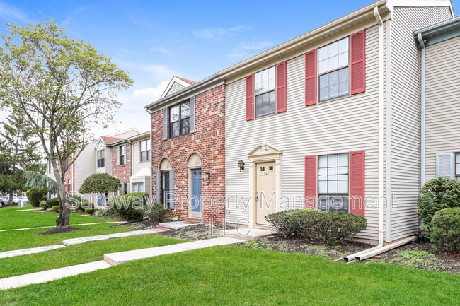 247 Hampshire Ct in Piscataway, NJ - Building Photo - Building Photo