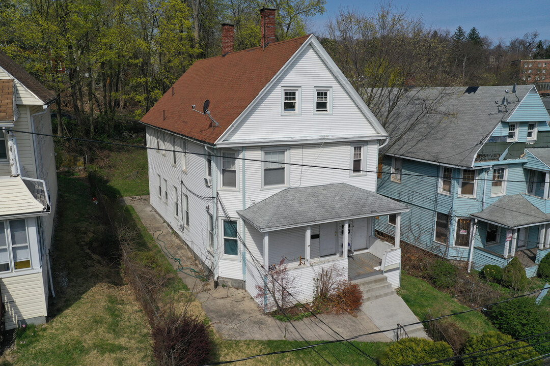 13 Colley St in Waterbury, CT - Building Photo