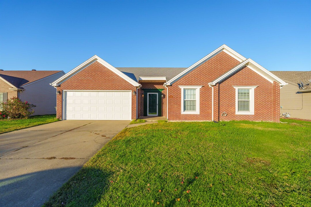 2431 Cascades Pointe in Owensboro, KY - Building Photo