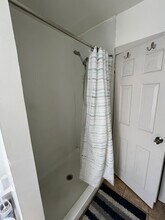645 E Orange St, Unit Bedroom #2 in Lancaster, PA - Foto de edificio - Building Photo