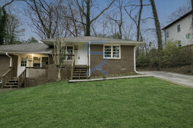 2861 Eastwood Dr in Decatur, GA - Building Photo - Building Photo