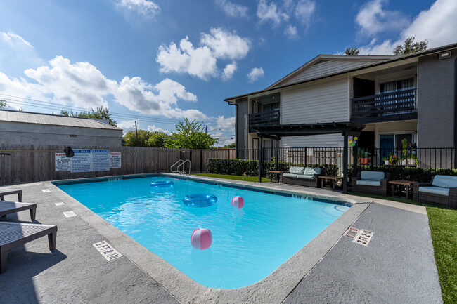 Colony Creek Apartments in Austin, TX - Foto de edificio - Building Photo