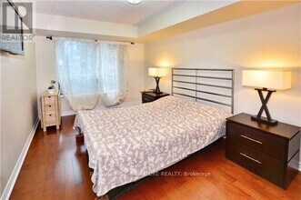 168 Simcoe St in Toronto, ON - Building Photo - Building Photo