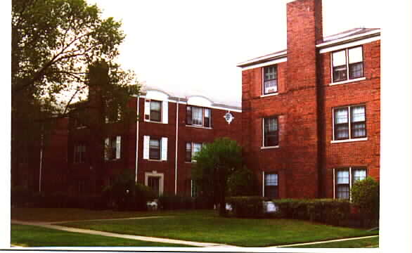 733-735 Dobson St in Evanston, IL - Building Photo