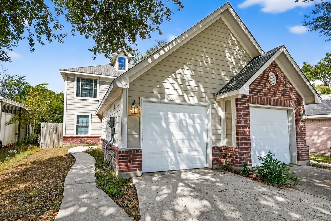 406 Texas St in Tomball, TX - Building Photo