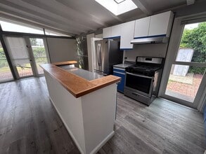 10605 Johansen Dr in Cupertino, CA - Building Photo - Building Photo