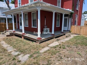 250 W Water St in Harrisonburg, VA - Building Photo - Building Photo
