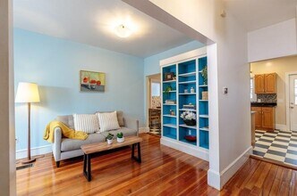330 Lowell St in Somerville, MA - Building Photo - Building Photo