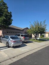 3929 Anastasia Ln in Stockton, CA - Building Photo - Building Photo