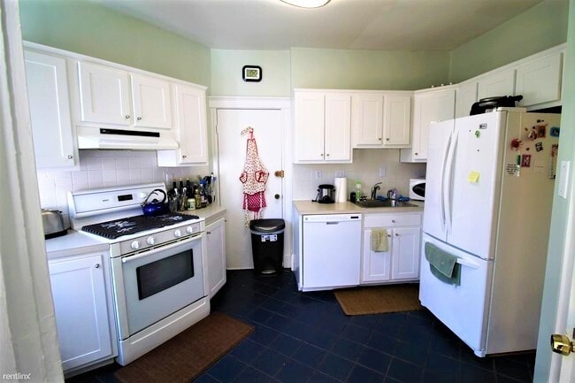 54 Dwight St, Unit 54 Dwight Street in Brookline, MA - Building Photo - Building Photo