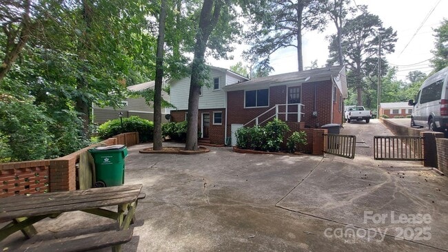 3813 Selwyn Ave in Charlotte, NC - Building Photo - Building Photo