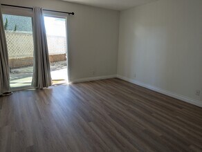 216 Melrose Dr, Unit 216 in Oxnard, CA - Foto de edificio - Building Photo