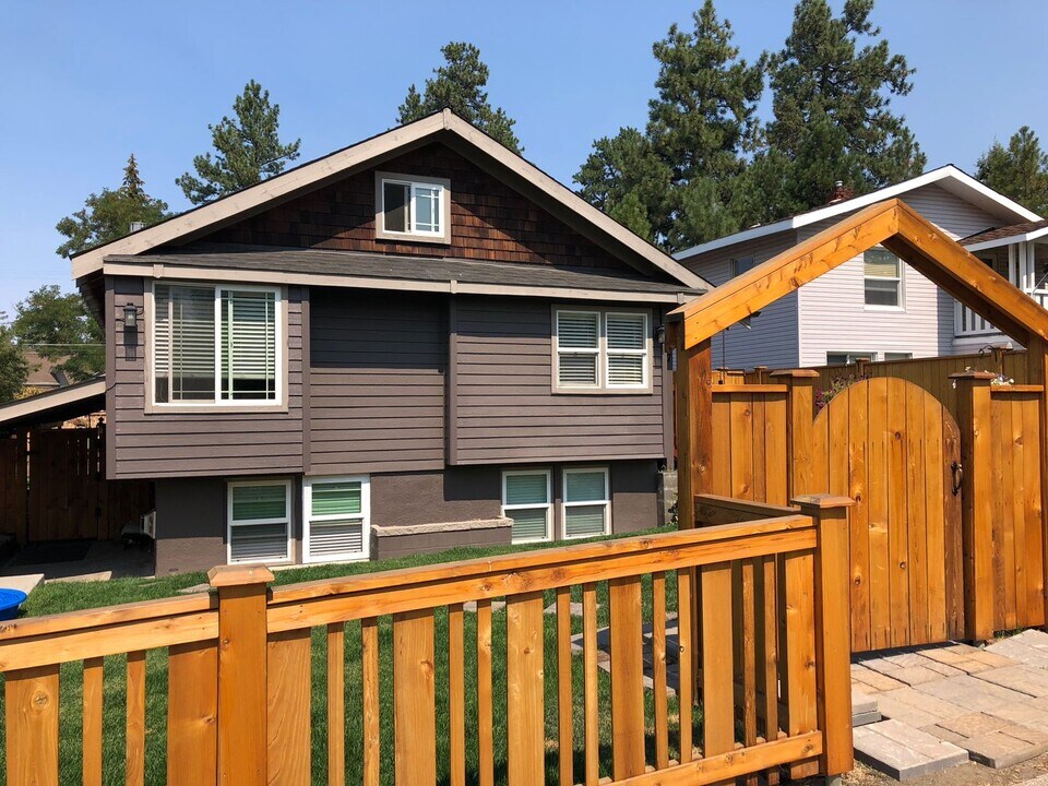 137 NW St Helens Pl in Bend, OR - Building Photo