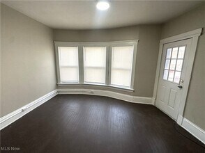 3074 W 25th St, Unit 2 in Cleveland, OH - Building Photo - Building Photo