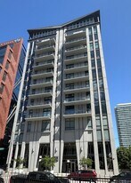 740 W Fulton St in Chicago, IL - Building Photo