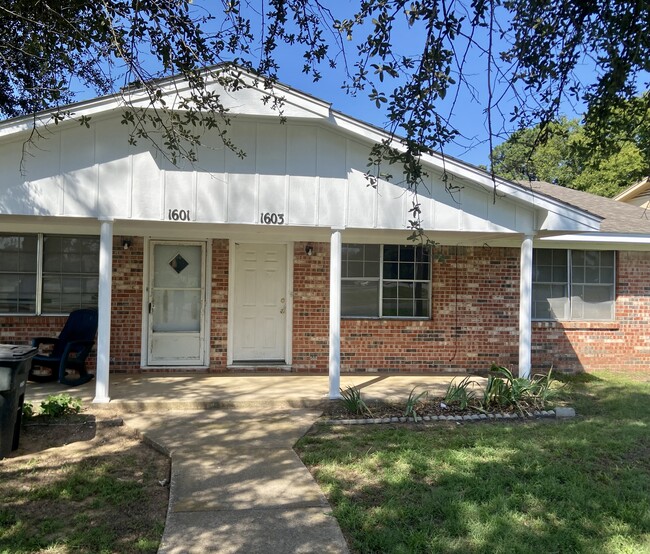 1603 N 9th Ave Rentals in Durant, OK