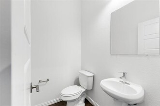 2406 Ash Ln in Sachse, TX - Building Photo - Building Photo
