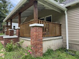 173 Richardson St in Toccoa, GA - Building Photo