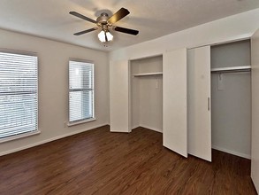 5909 Birchbrook Dr in Dallas, TX - Building Photo - Building Photo