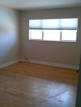 300 Layne Blvd, Unit 306 in Hallandale Beach, FL - Foto de edificio - Building Photo