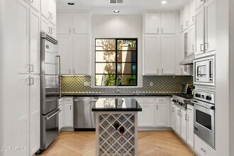18650 N Thompson Peak Pkwy in Scottsdale, AZ - Building Photo - Building Photo