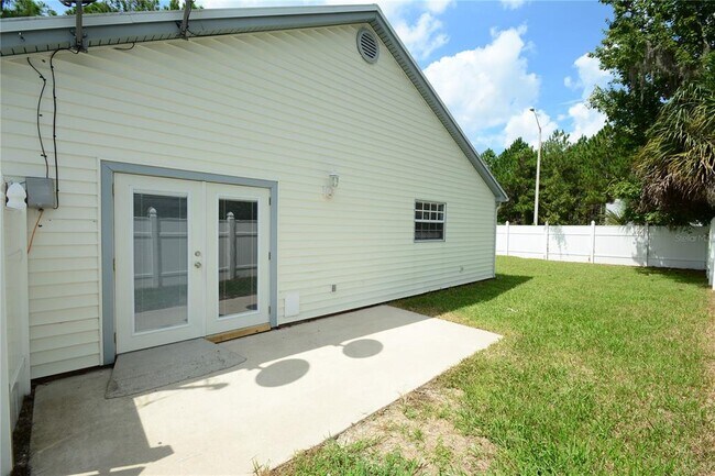 107 Brunswick Ln in Palm Coast, FL - Building Photo - Building Photo