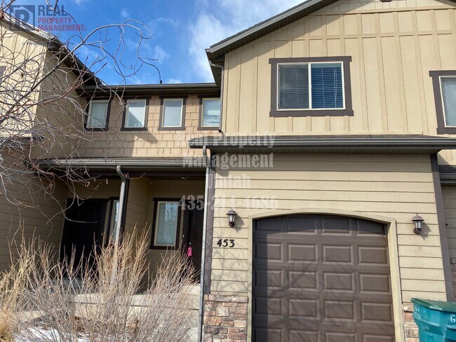 property at 453 E Red Fox Ln