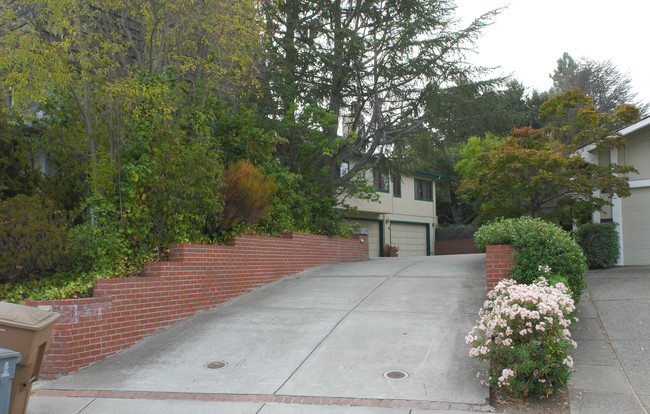 22364 Salem Ave in Cupertino, CA - Building Photo - Building Photo