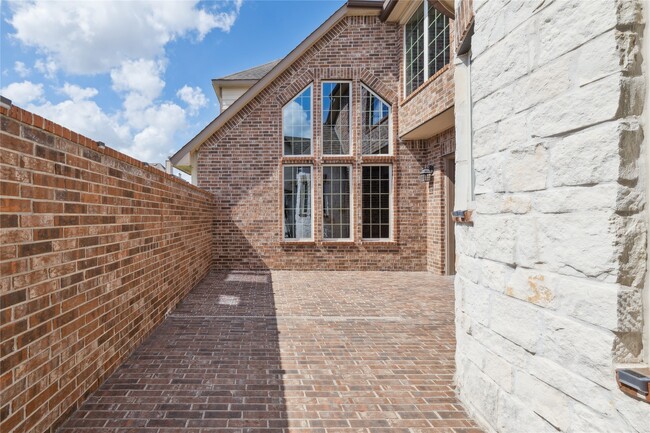 19403 Sanctuary Robin Ln