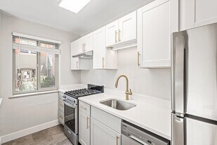 Villa Wynanda in Denver, CO - Building Photo