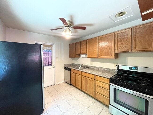 1751 Parkside Dr in Walnut Creek, CA - Building Photo - Building Photo