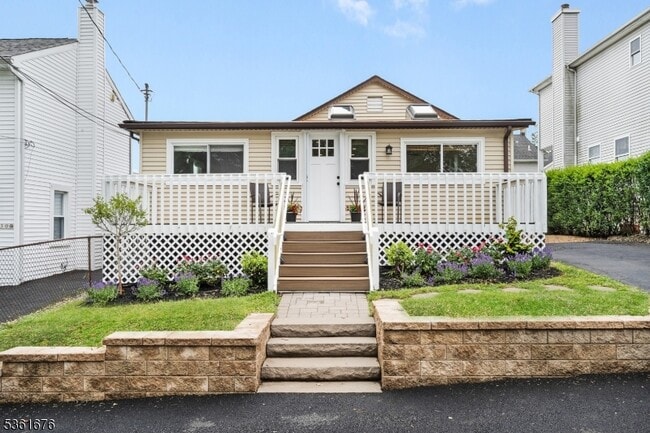 28 Willow St in Mount Arlington, NJ - Building Photo - Building Photo