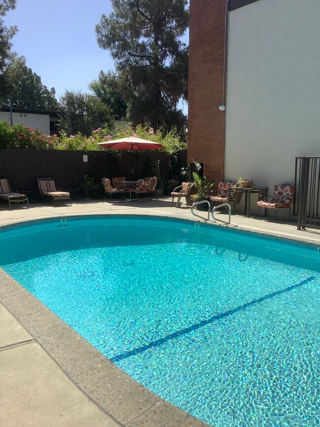 11905 Kling St Apartments and Nearby Valley Village Apartments For Rent