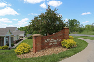 Wellington Manor in Columbia, MO - Building Photo - Building Photo