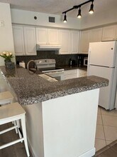 19901 E Country Club Dr in Aventura, FL - Building Photo - Building Photo