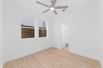 2107 Holman St in Houston, TX - Building Photo - Building Photo