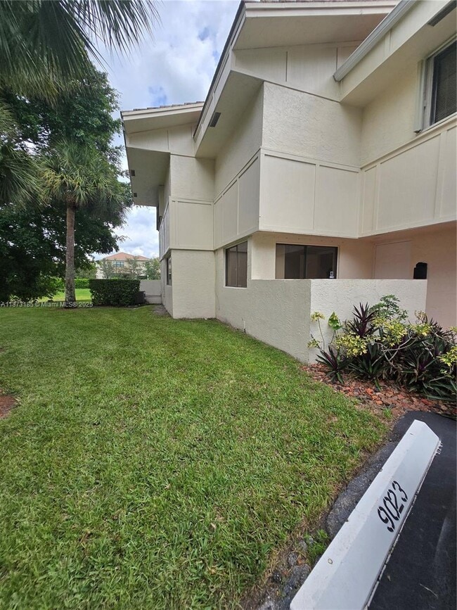 9023 NW 38th Dr in Coral Springs, FL - Building Photo - Building Photo