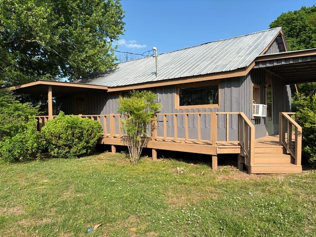 3290 Water Tank Rd in Cowan, TN - Building Photo - Building Photo